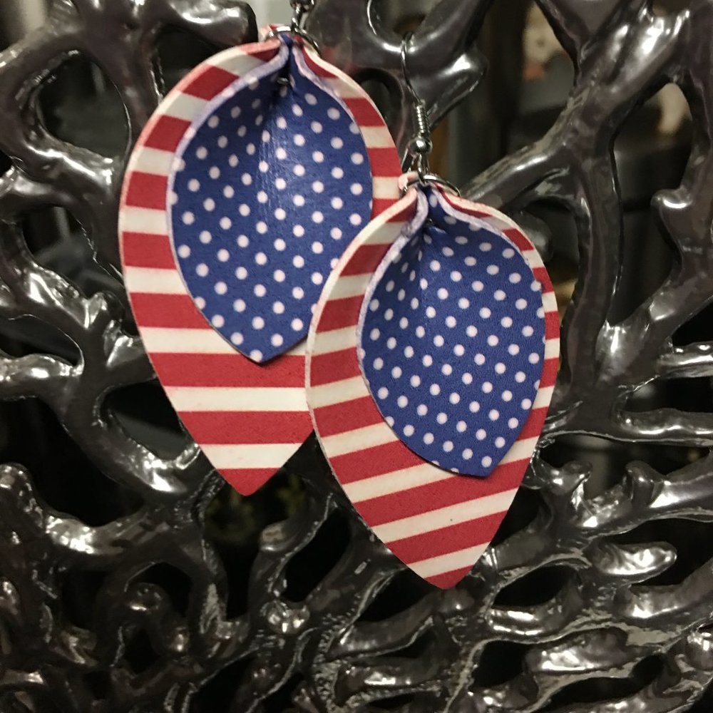 Patriotic Fabric Earrings - Costume Jewlery  NEW   Dr2